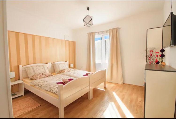 Rooms Bobic Licko Petrovo Selo Ngoại thất bức ảnh