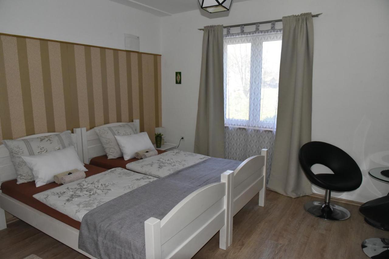 Rooms Bobic Licko Petrovo Selo Ngoại thất bức ảnh