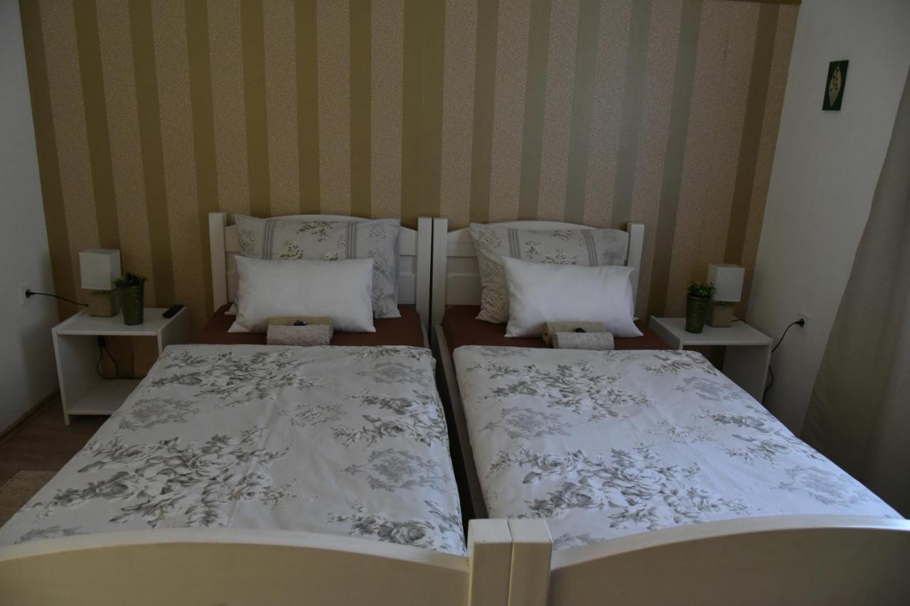 Rooms Bobic Licko Petrovo Selo Ngoại thất bức ảnh